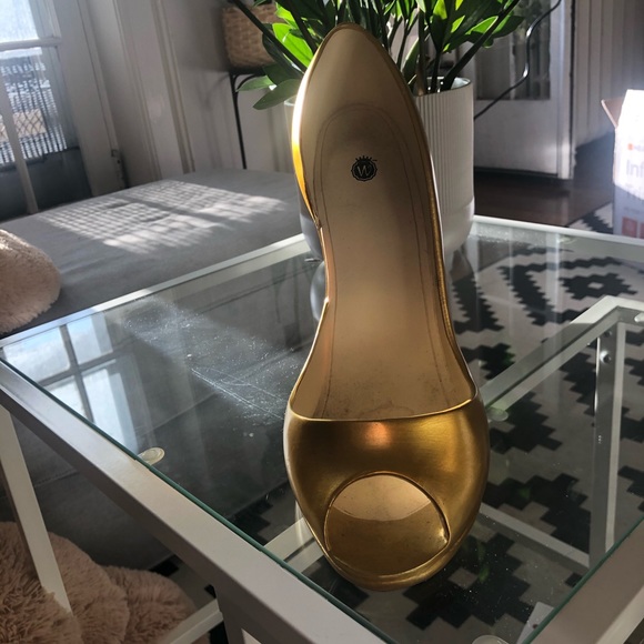 Decorative/Bookend Shoe - Picture 4 of 6